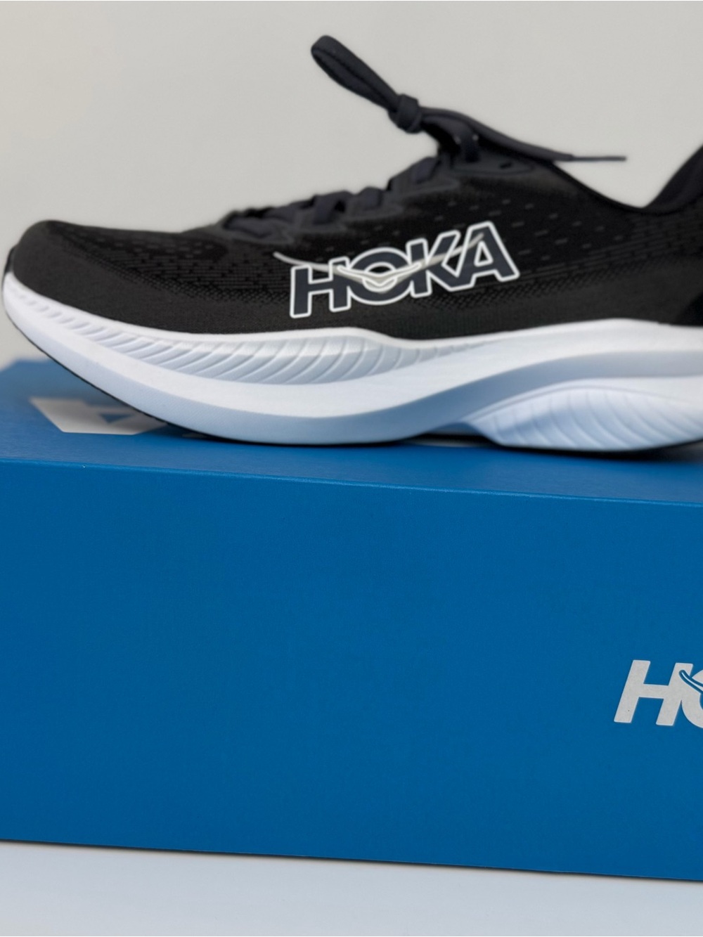 Hoka Women's Mach 6 - 9 wide